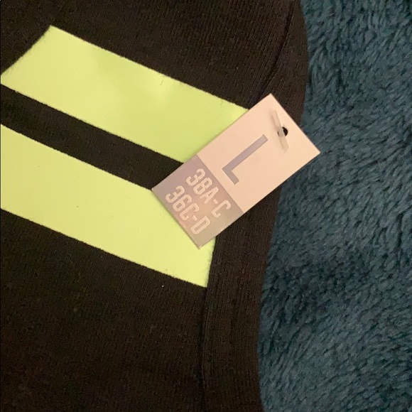 🚫sold🚫 VS Pink sports bra - Picture 3 of 3